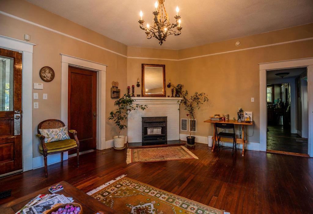 Historic Mitchell House Bed & Breakfast Sulphur Springs Exterior foto